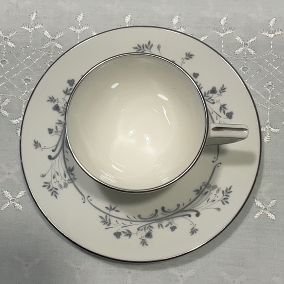 Minton Pandora Bone China Tea Cup & Saucer Made in England - Picture 2 of 5